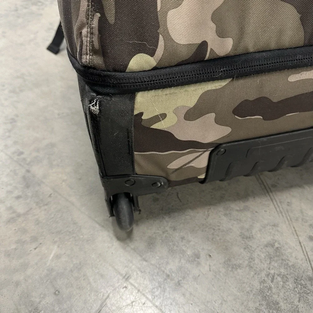 Oakley‎ Travel Suitcase Luggage Large 92L Camo